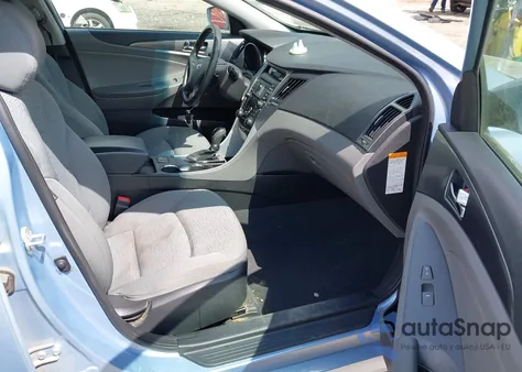 2013 Hyundai Sonata Hybrid from USA, damaged, VIN KMHEC4A46DA088716